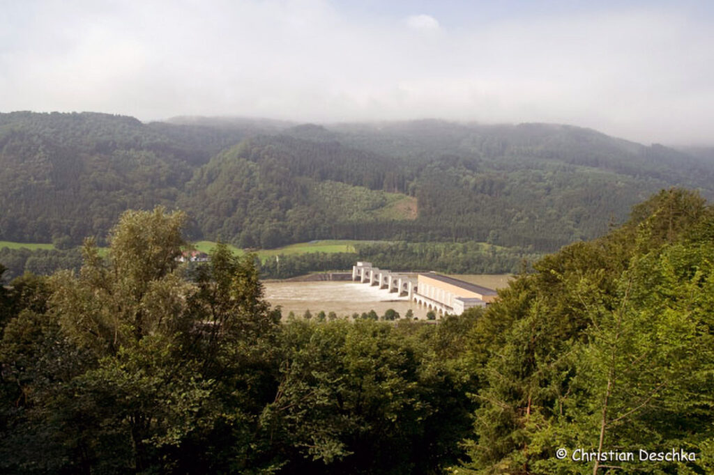 001_Haus-am-Strom.jpg 001_Haus-am-Strom